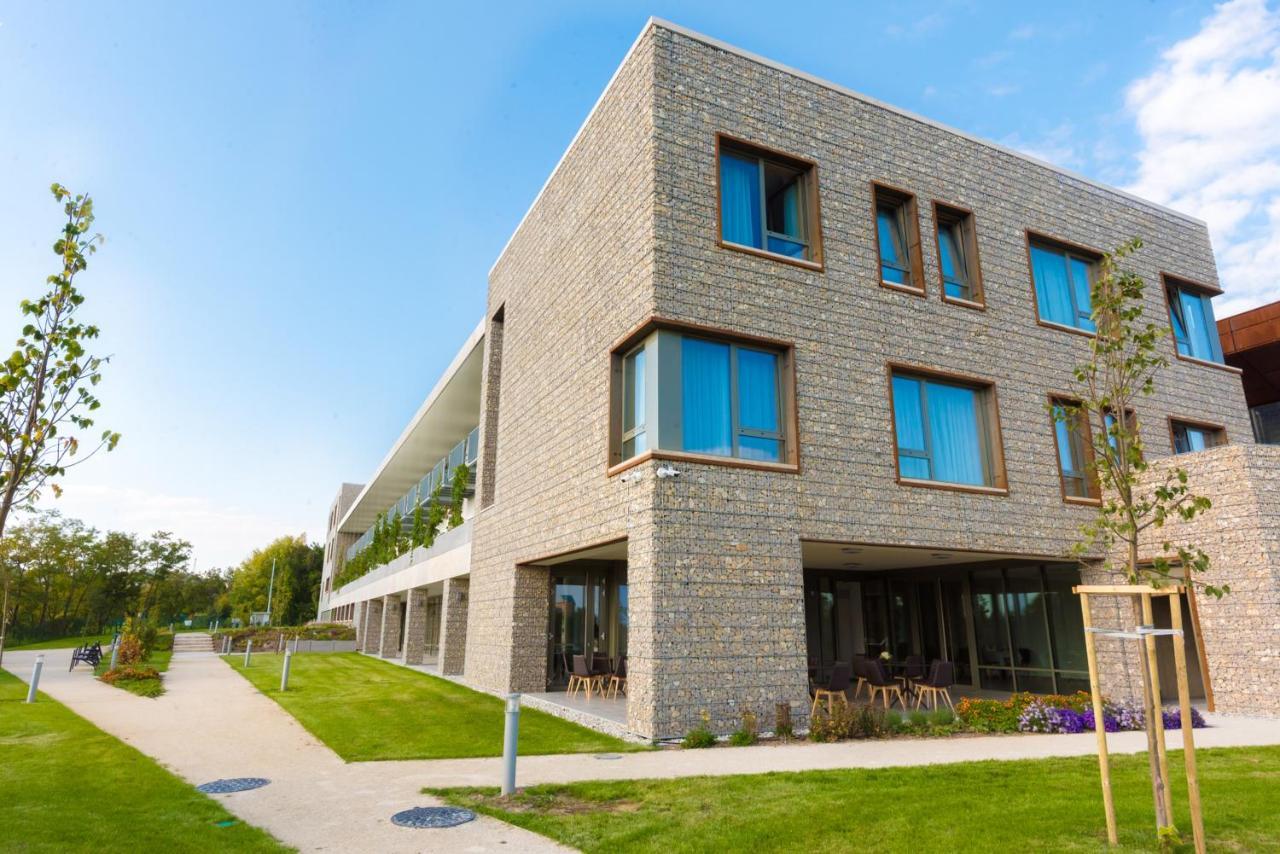 Akademia Hotel Balatonfured Luaran gambar