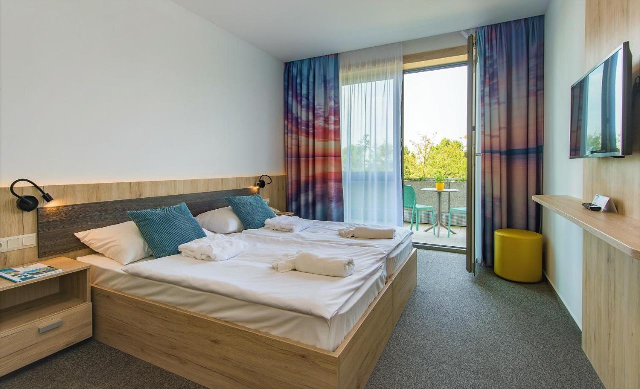 Akademia Hotel Balatonfured Luaran gambar