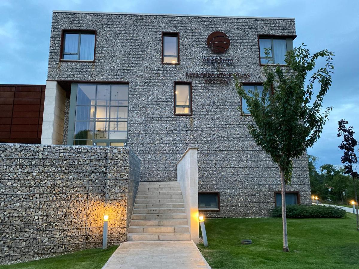 Akademia Hotel Balatonfured Luaran gambar