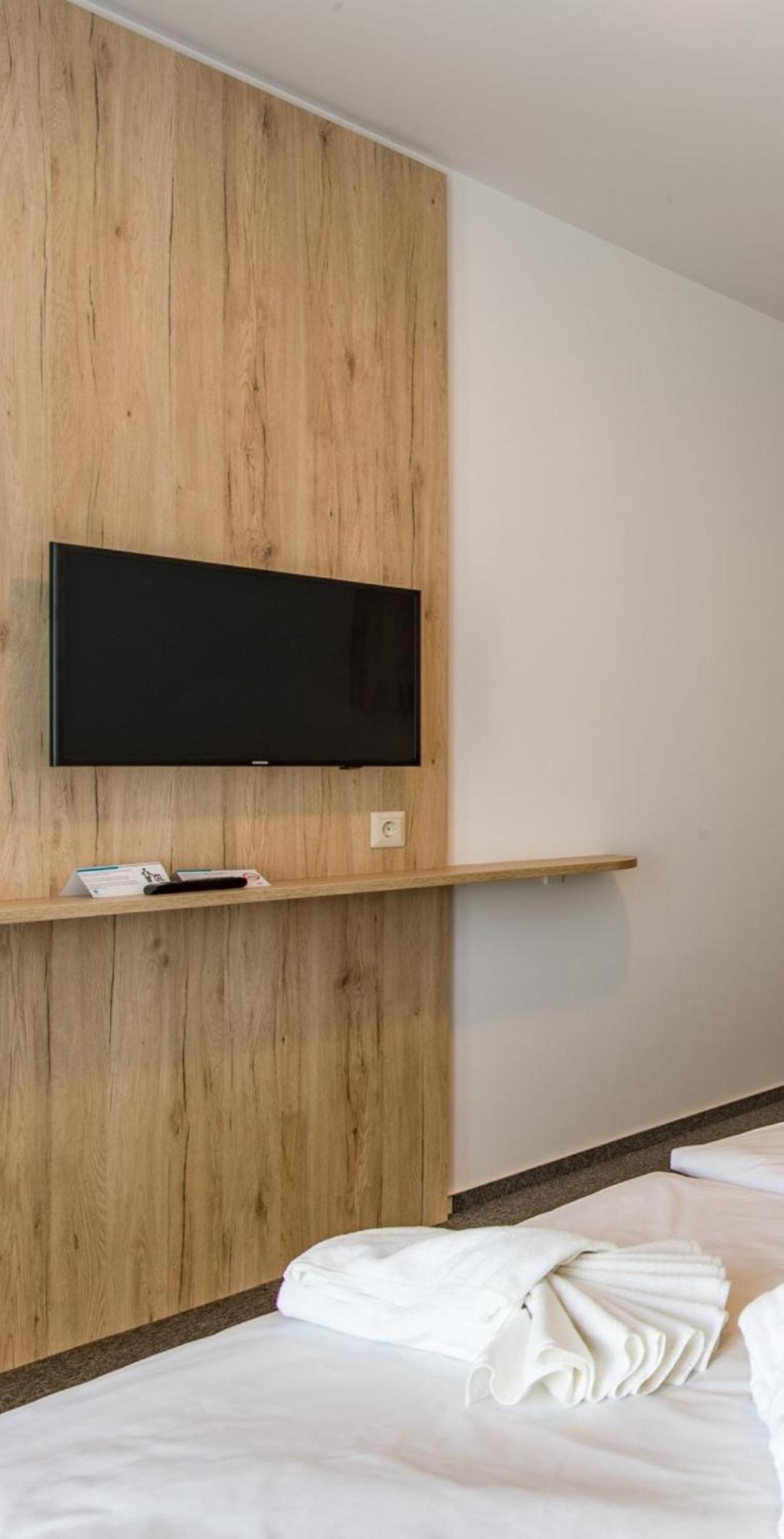 Akademia Hotel Balatonfured Luaran gambar