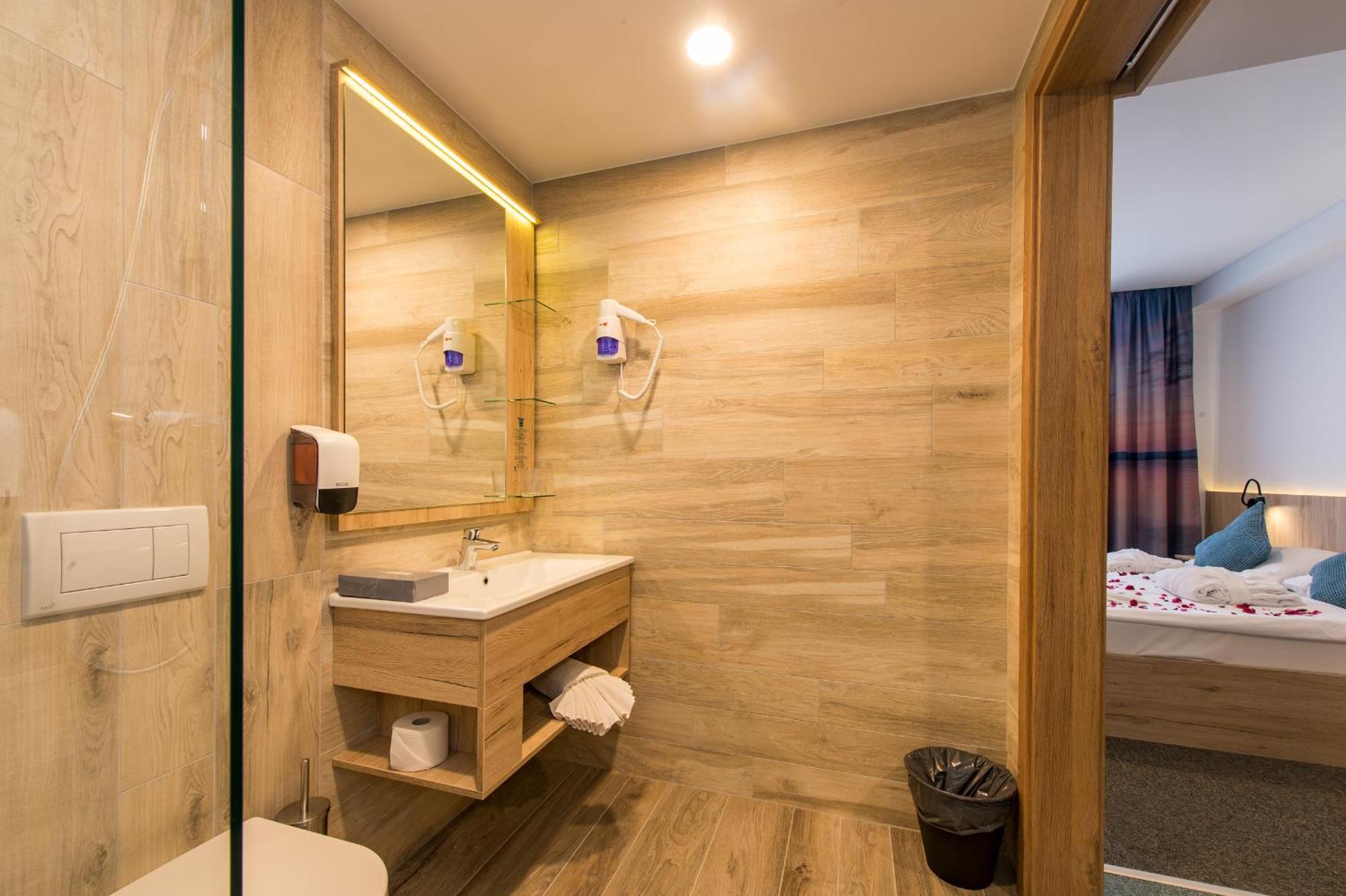 Akademia Hotel Balatonfured Luaran gambar