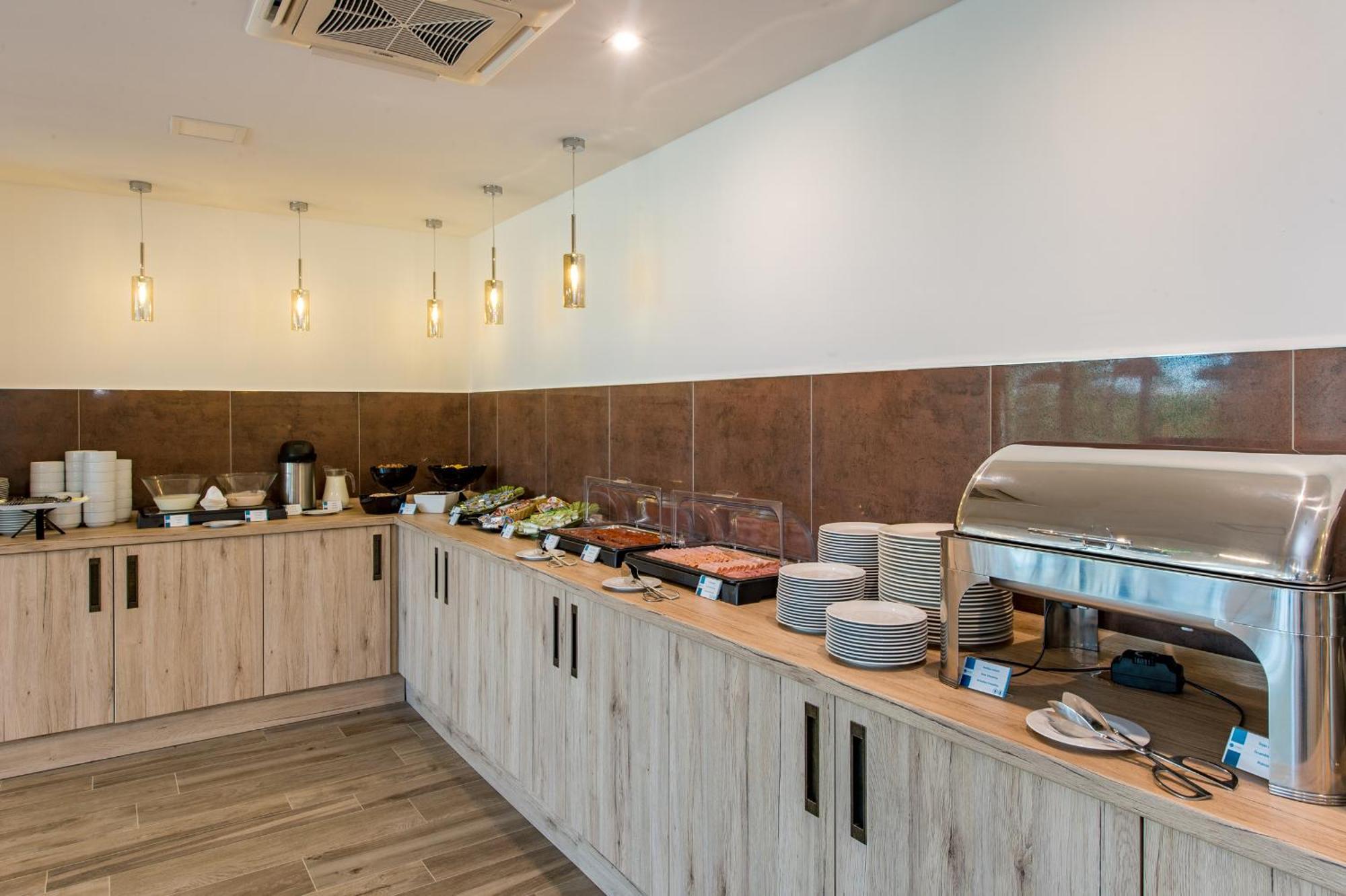 Akademia Hotel Balatonfured Luaran gambar