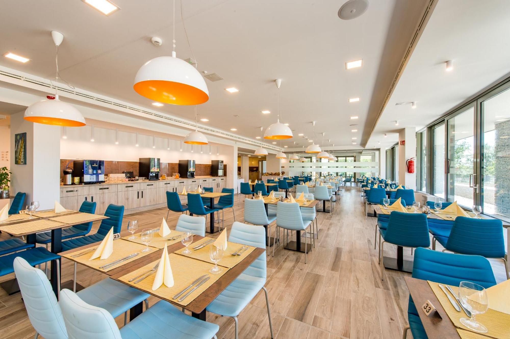 Akademia Hotel Balatonfured Luaran gambar